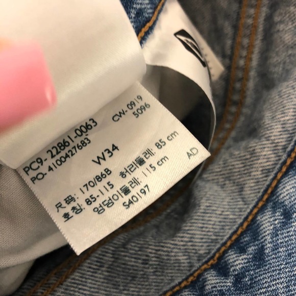 Levi's Premium Wedgie Icon Fit Authentically Yours Distressed Button Fly Sz. 34 - Picture 11 of 11